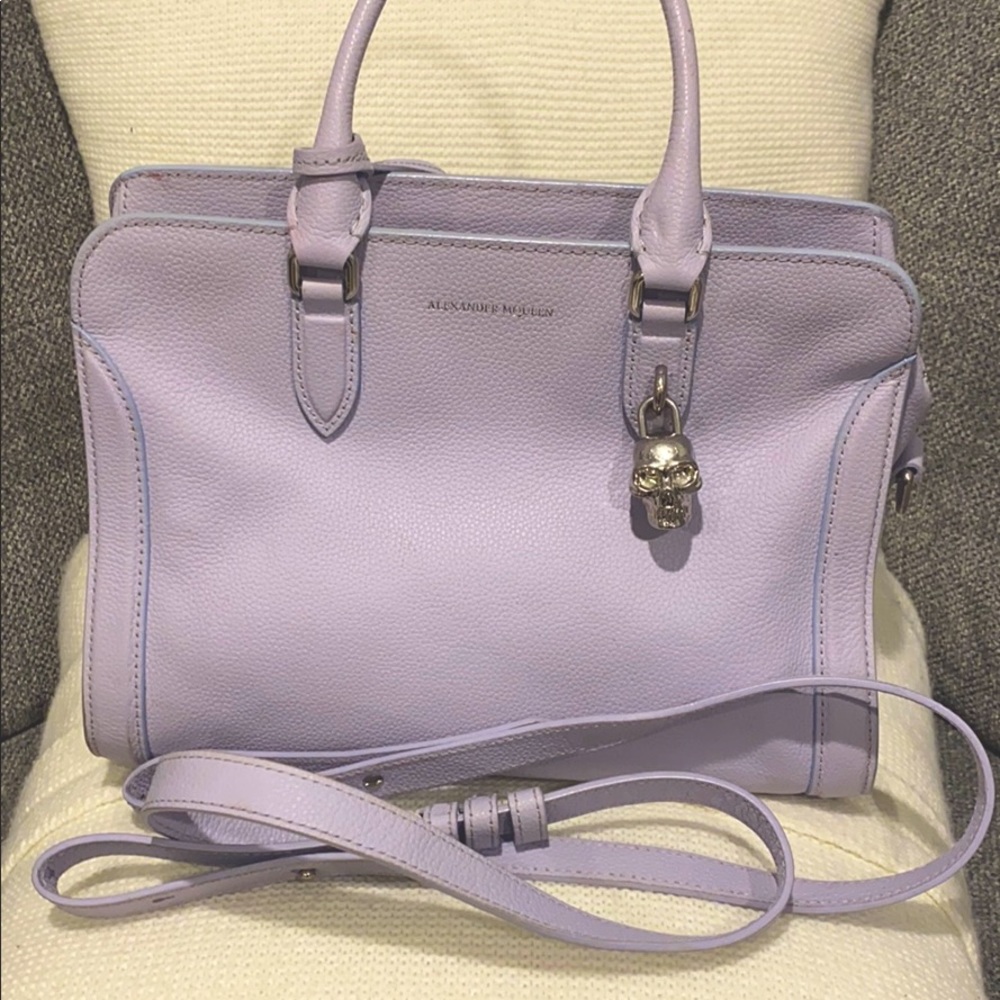 A Alexander Mcqueen bag